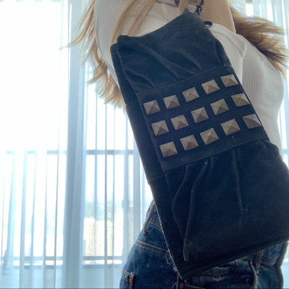 Black vintage clutch with gold studs - Picture 6 of 7